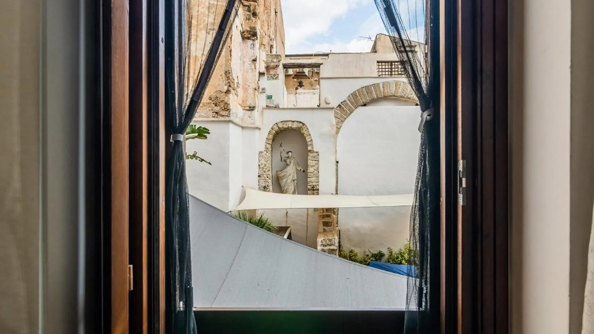 Palazzo Reale Cozy Apartments Palermo Italy